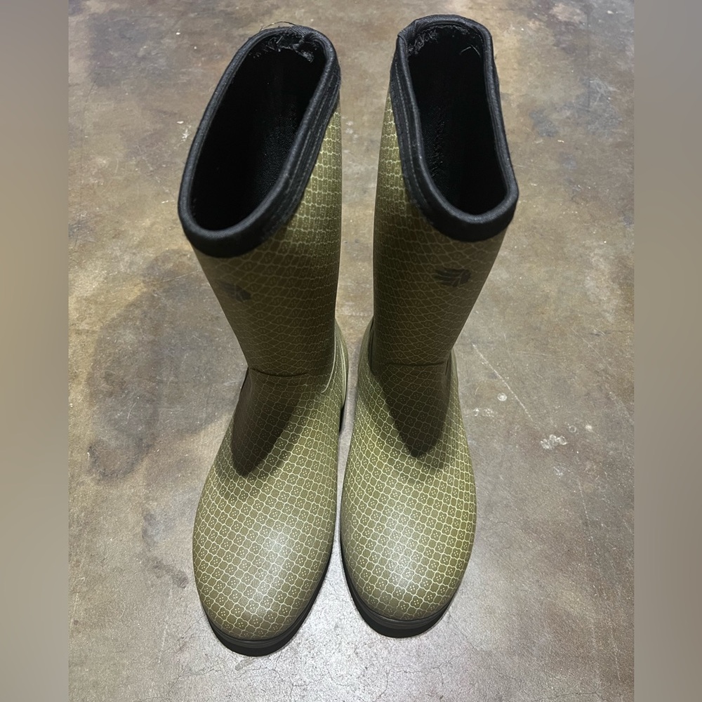 Lacrosse women rain boots 11